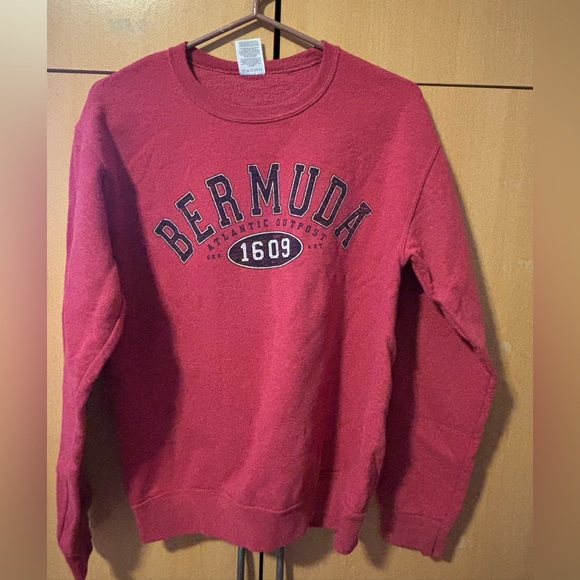 Jerzees Red Bermuda Graphic Crewneck Sweater - Picture 1 of 5